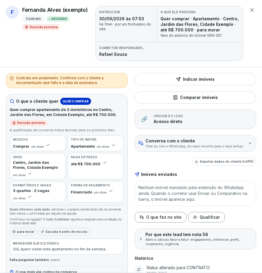 Ficha de um lead no CRM com o que a assistente de IA gravou da conversa: quer comprar apartamento de 3 quartos no Centro ou no Jardim das Flores, até R$ 700.000, financiado, para morar, e o corretor responsável